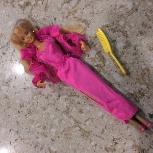 Vintage Barbie moveable with button